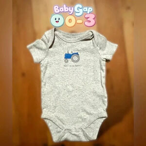 NWOT 0-3 month “Built to Be Happy” grey SS onesie.